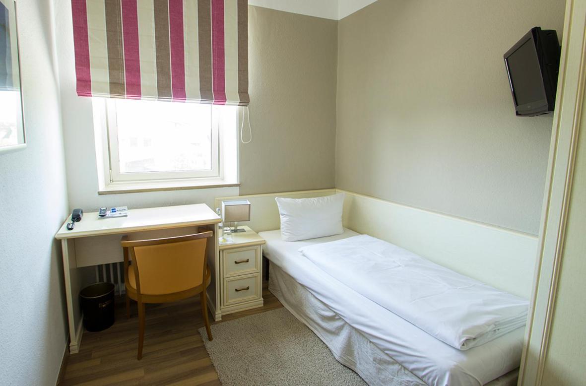 Hotel Schlee Hohenschäftlarn Chambre photo