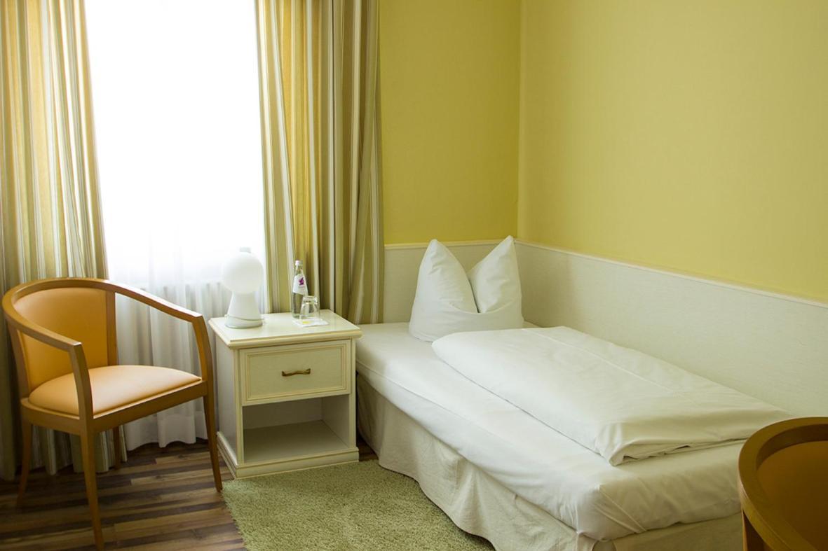 Hotel Schlee Hohenschäftlarn Chambre photo
