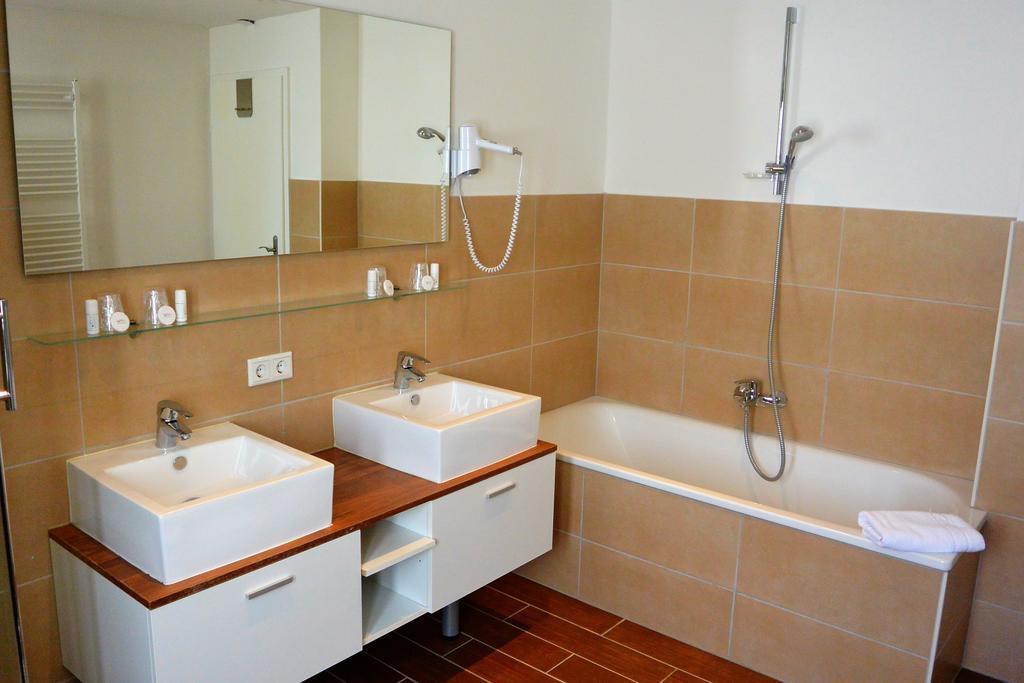 Hotel Schlee Hohenschäftlarn Extérieur photo