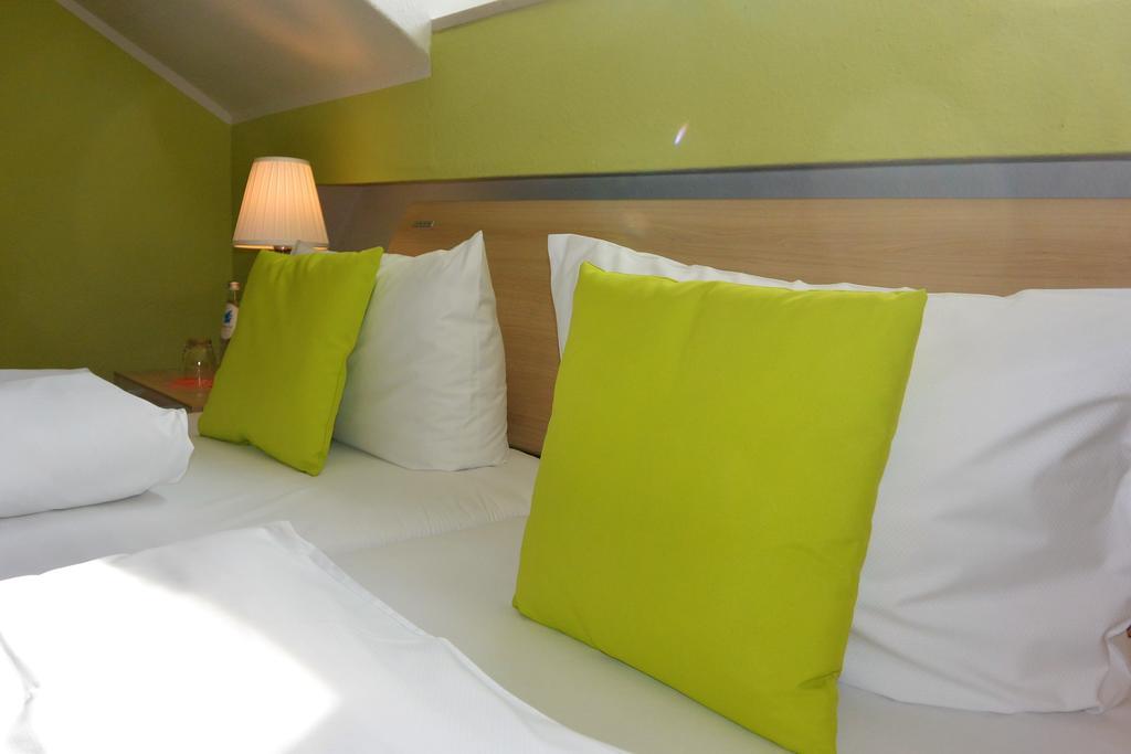 Hotel Schlee Hohenschäftlarn Extérieur photo