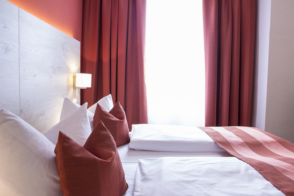 Hotel Schlee Hohenschäftlarn Chambre photo