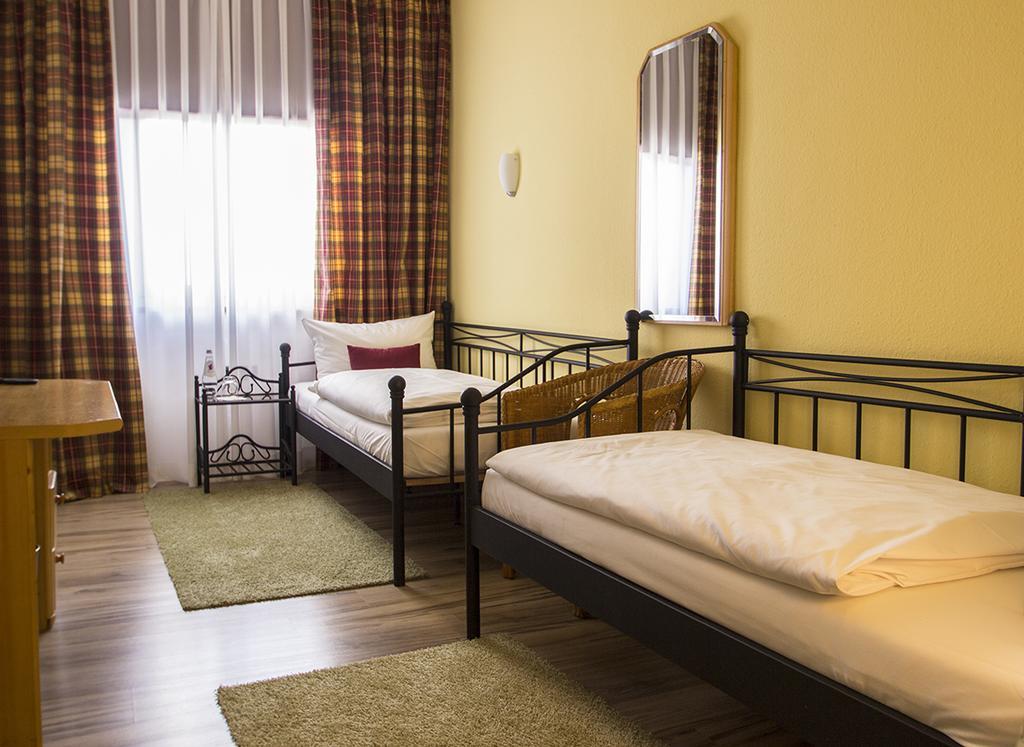 Hotel Schlee Hohenschäftlarn Chambre photo
