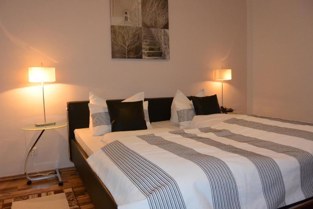 Hotel Schlee Hohenschäftlarn Extérieur photo