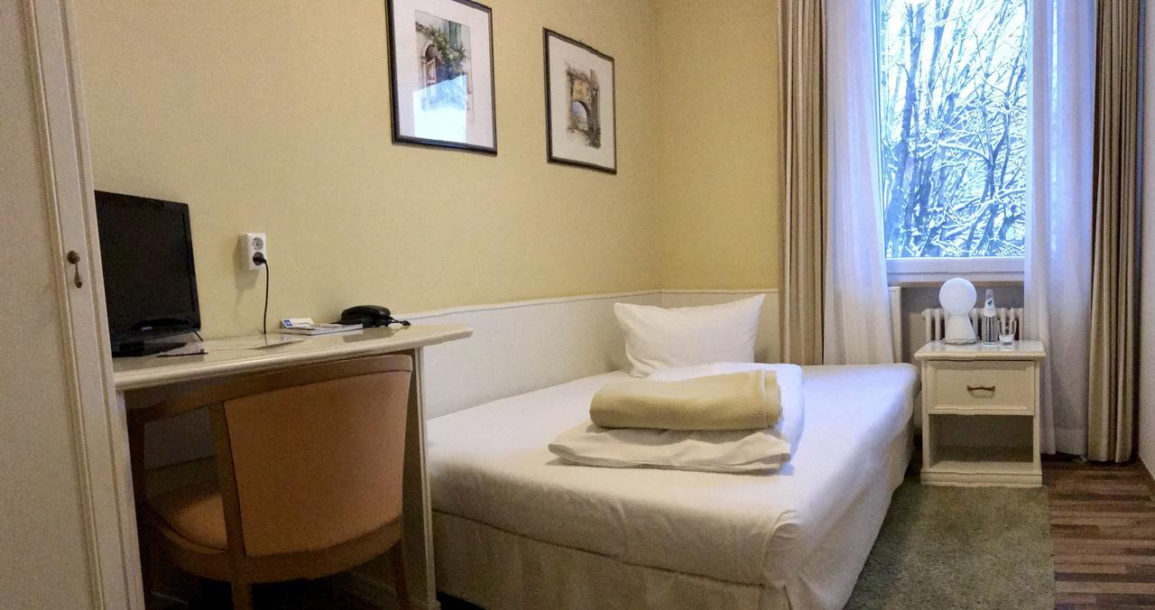 Hotel Schlee Hohenschäftlarn Extérieur photo