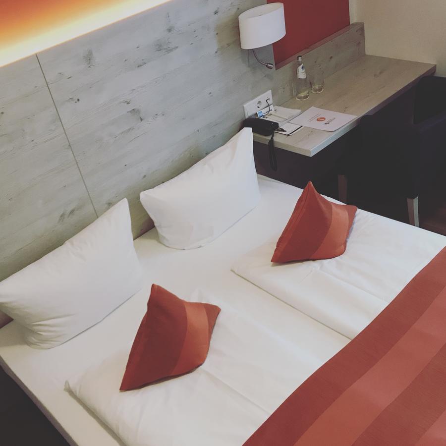 Hotel Schlee Hohenschäftlarn Extérieur photo